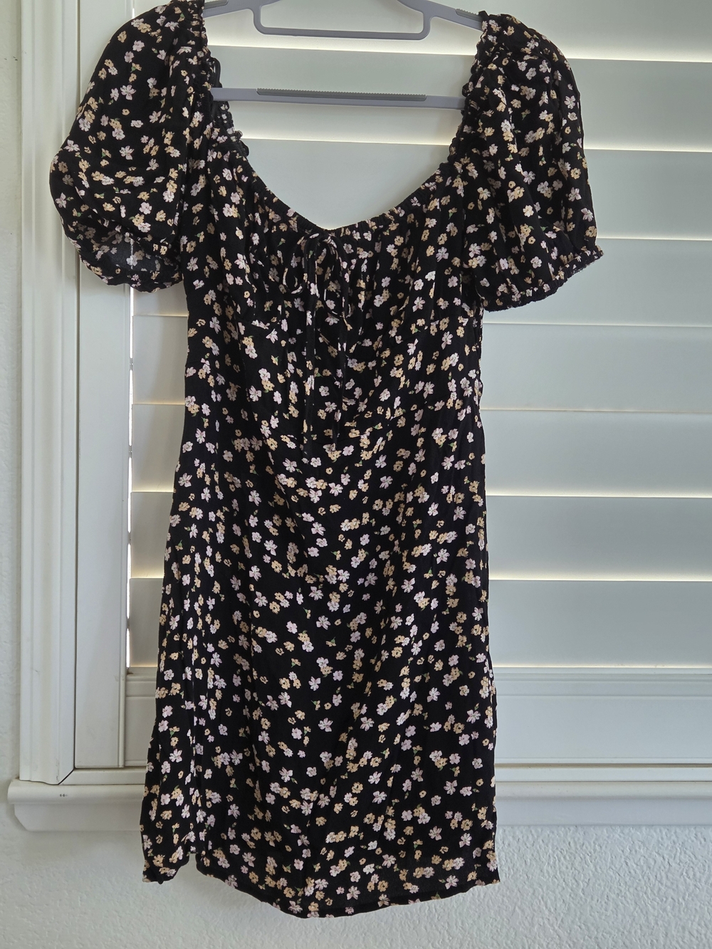 Elodie Floral Puff Sleeve Mini Dress Women’s M Black Pink Cottagecore